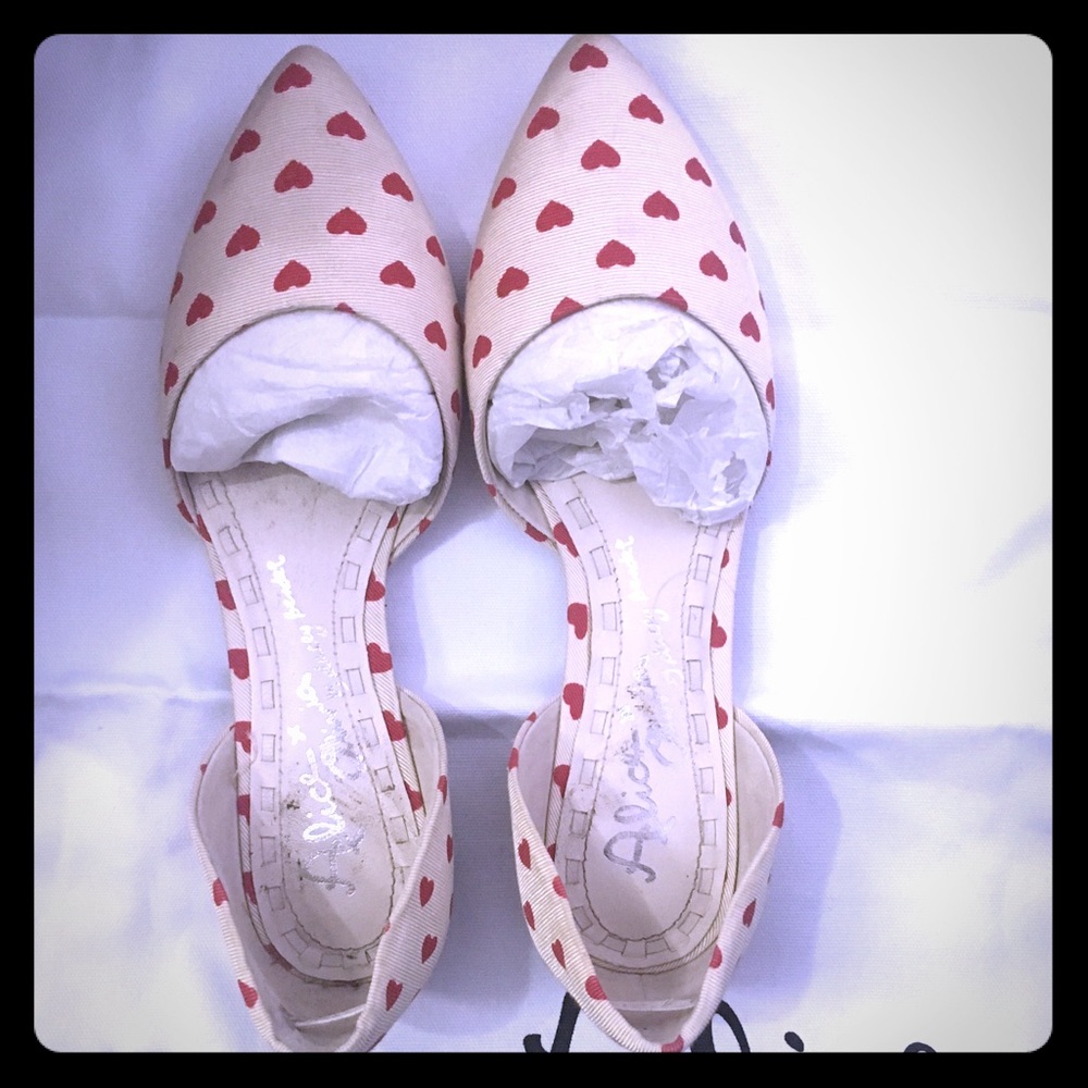 Alice and Olivia flats with hearts ♥️